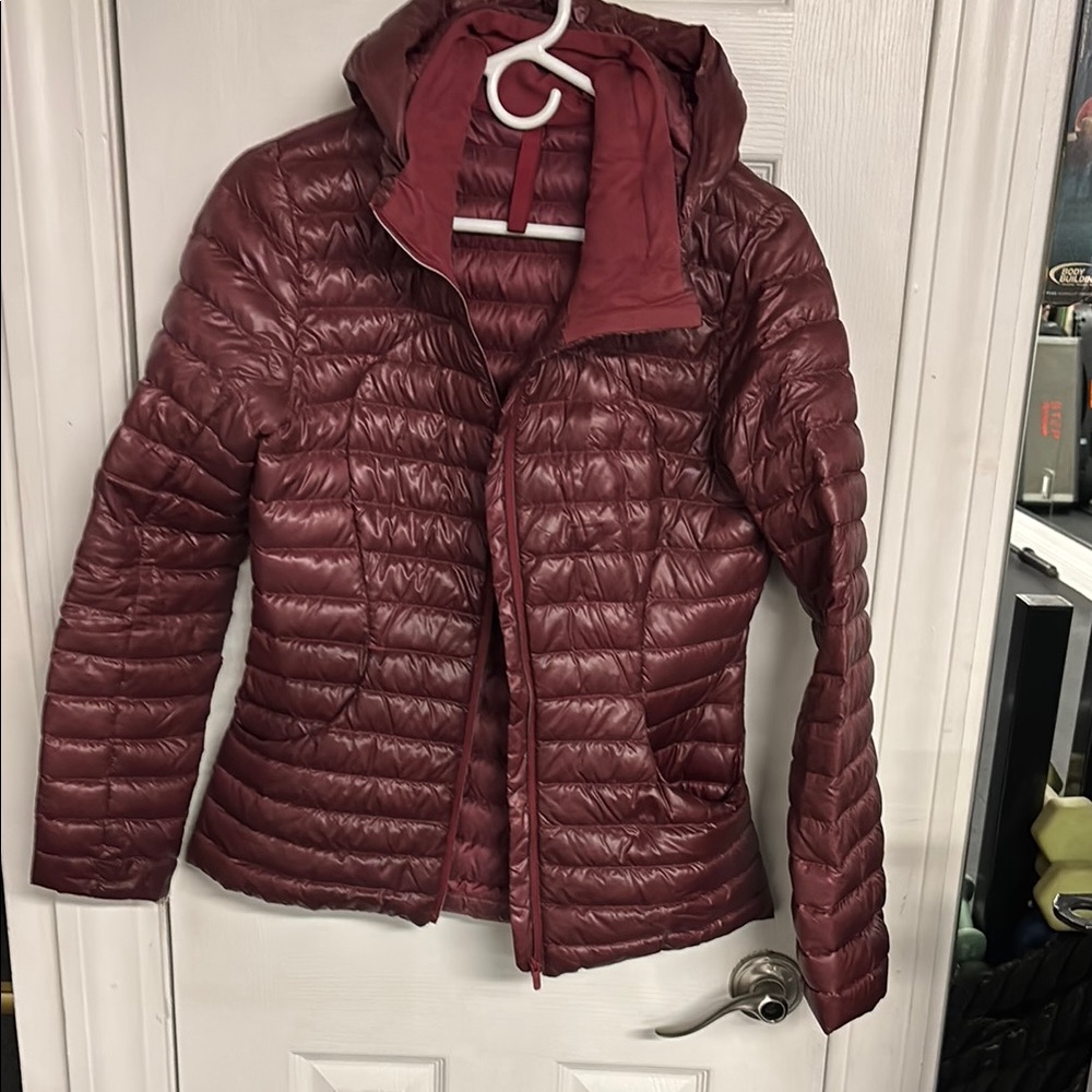 Lululemon pack it down burgundy shine jacket